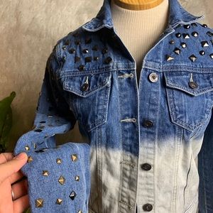 NWT distressed and studded denim jacket. Glamorous
